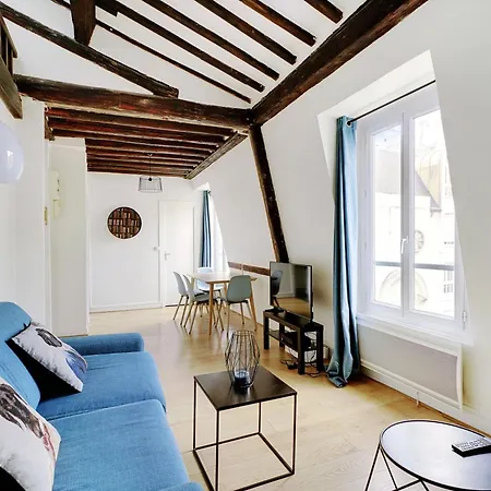 Parisian Charm In The Heart Of The Marais ! *