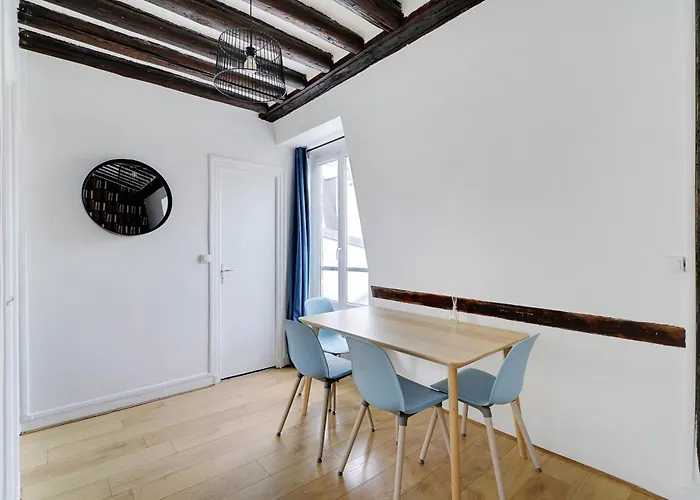 Parisian Charm In The Heart Of The Marais ! Lägenhet